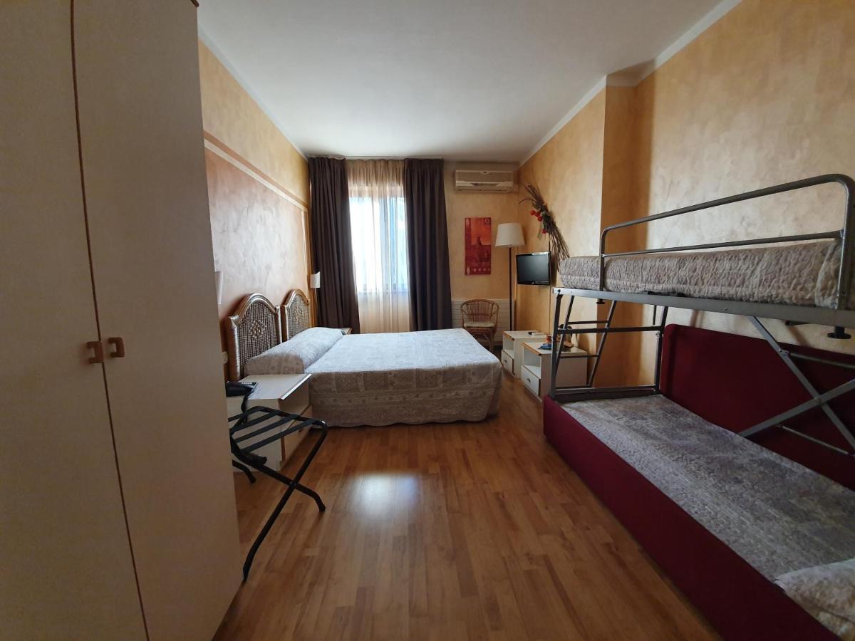 Hotel Le Pageot Аоста Экстерьер фото