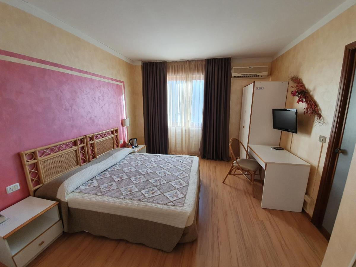 Hotel Le Pageot Аоста Экстерьер фото