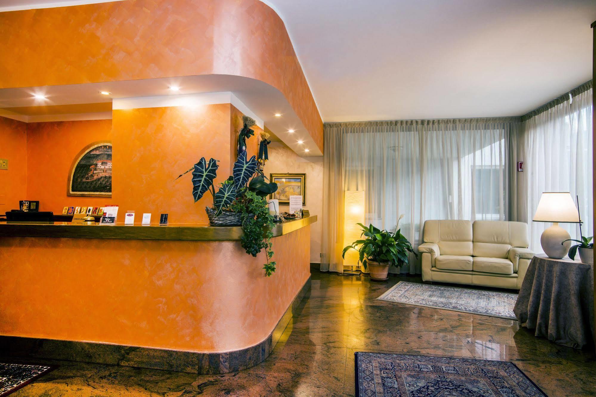 Hotel Le Pageot Аоста Экстерьер фото